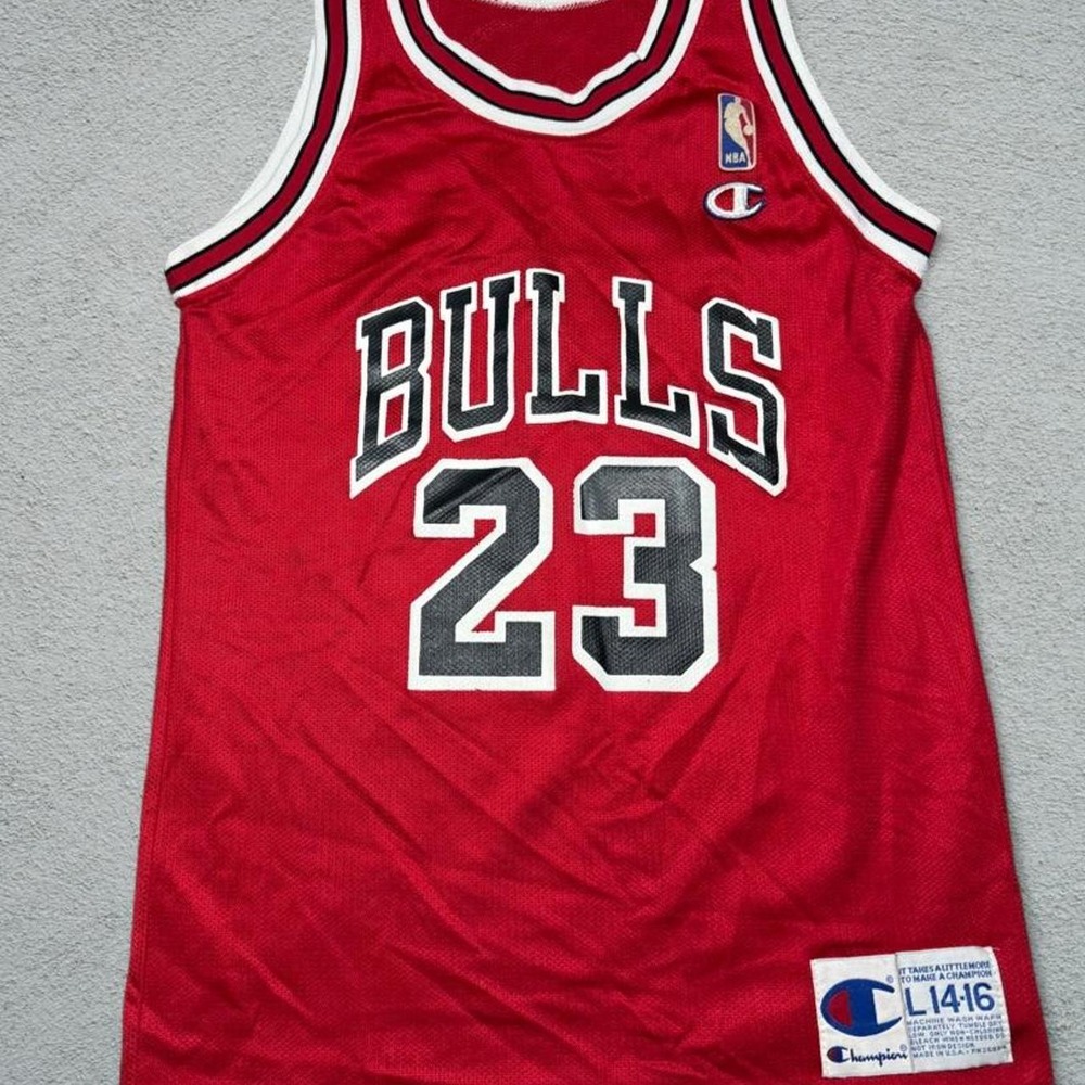 Vintage Champion Chicago Bulls Michael Jordan 23 Jersey Red Youth L 14-16 90s